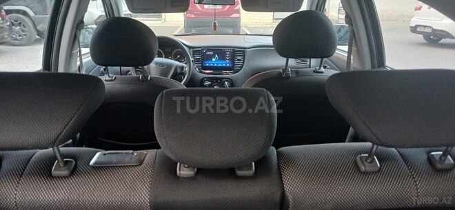 Kia Rio-12