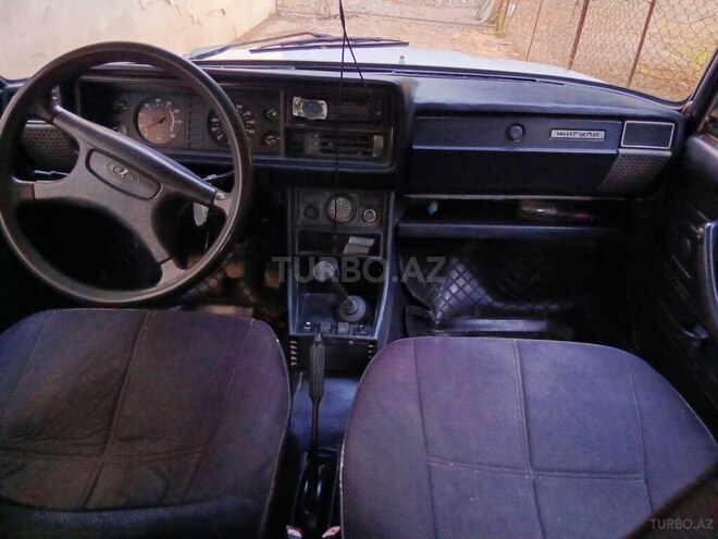LADA (VAZ) 2107-2