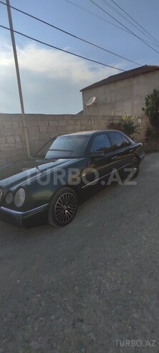 Mercedes E 280-7