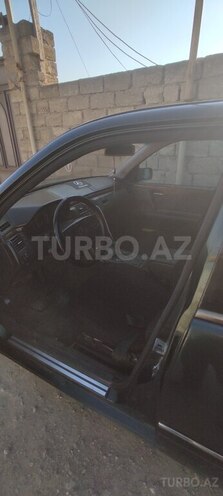 Mercedes E 280-9