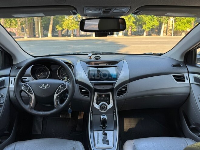 Hyundai Elantra-7