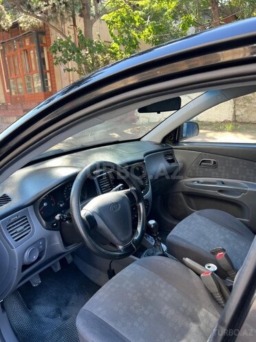 Kia Rio-5