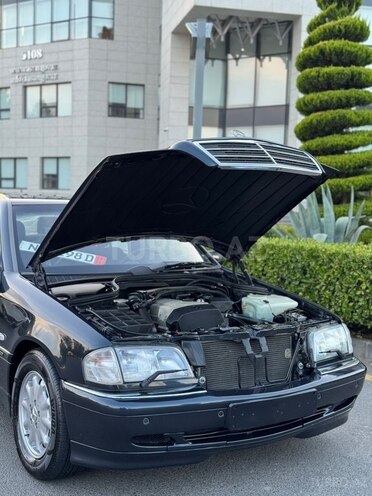 Mercedes C 200-17