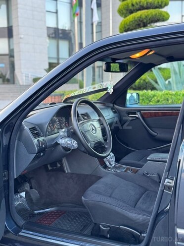 Mercedes C 200-13