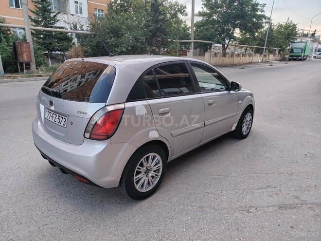 Kia Rio-5