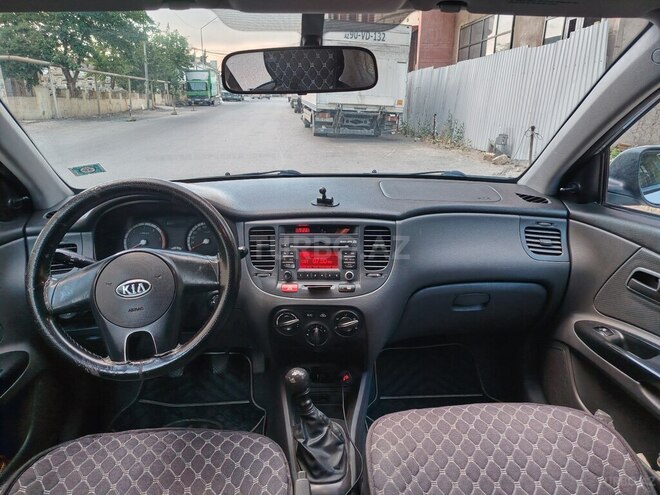Kia Rio-7