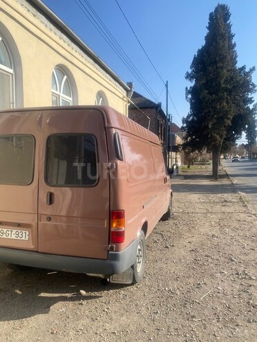 Ford Transit-5