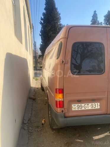 Ford Transit-6