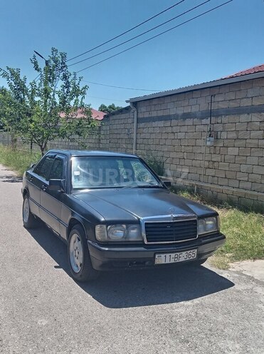 Mercedes 190-1