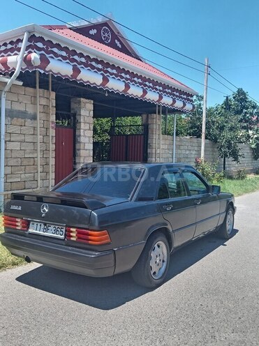Mercedes 190-5