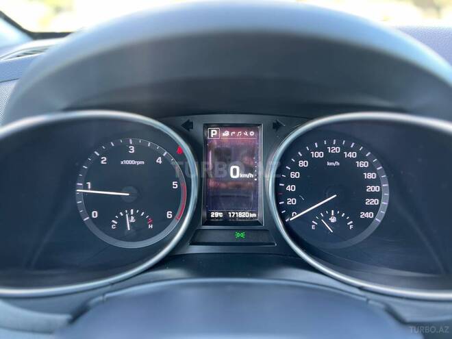 Hyundai Santa Fe-20