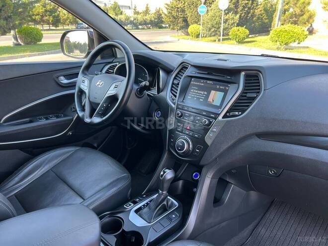 Hyundai Santa Fe-12