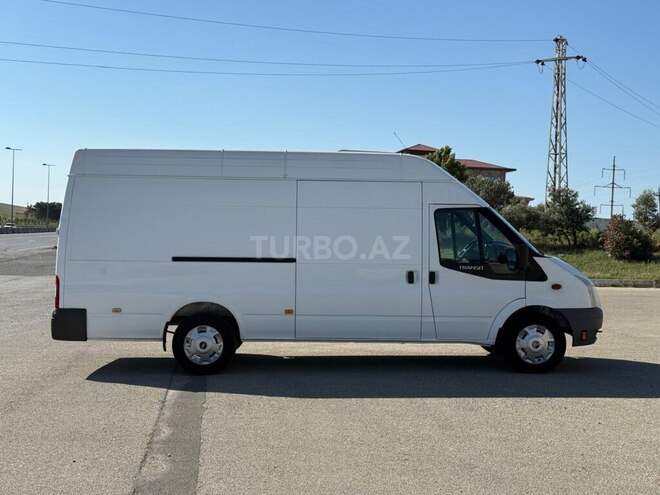Ford Transit-8