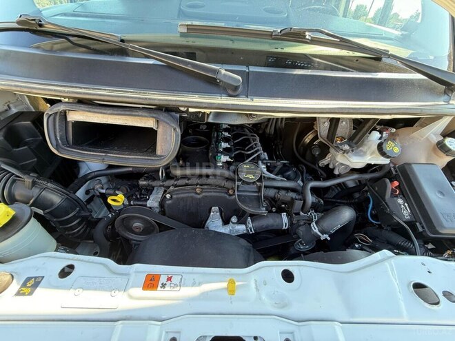 Ford Transit-15