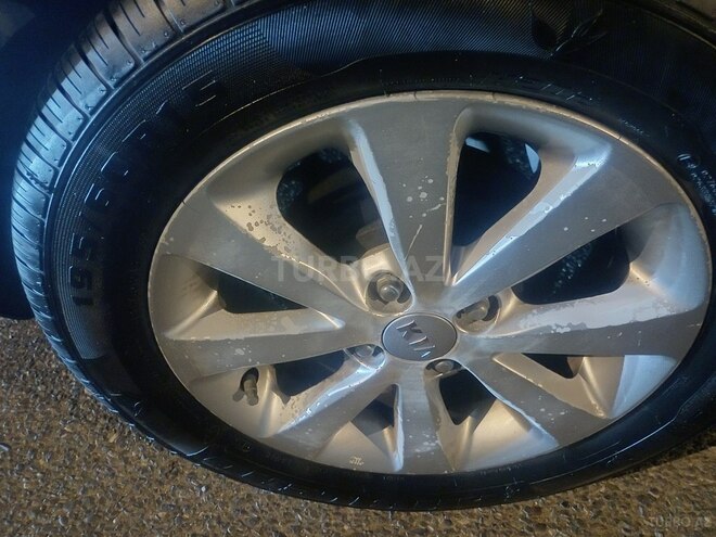 Kia Rio-12