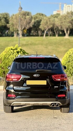 Kia Sorento-12
