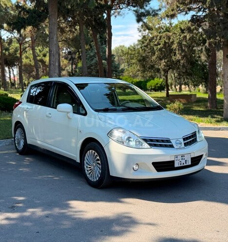 Nissan Tiida-1