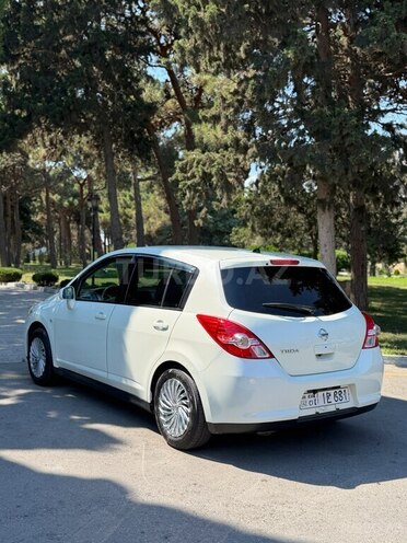 Nissan Tiida-4