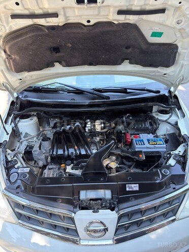 Nissan Tiida-13