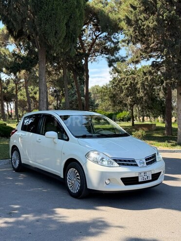 Nissan Tiida-7