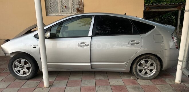 Toyota Prius-4