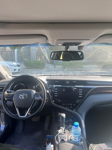 Toyota Camry-13