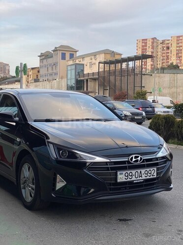 Hyundai Elantra-3