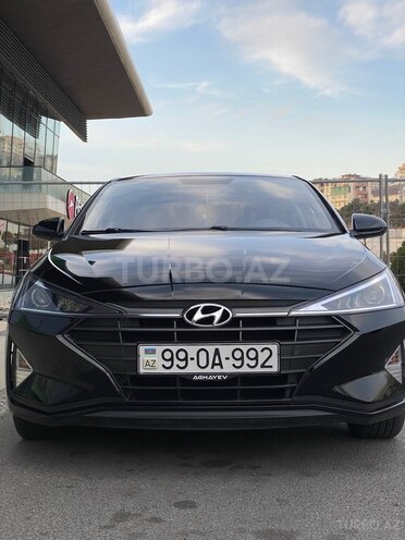 Hyundai Elantra-1