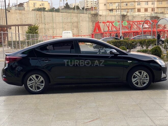 Hyundai Elantra-6