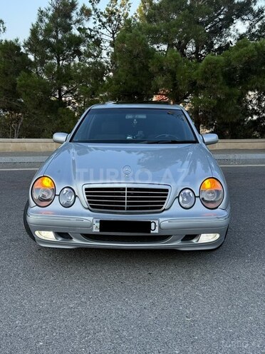 Mercedes E 240-2