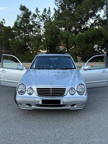 Mercedes E 240-4
