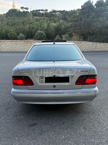 Mercedes E 240-7