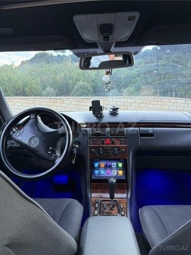 Mercedes E 240-9
