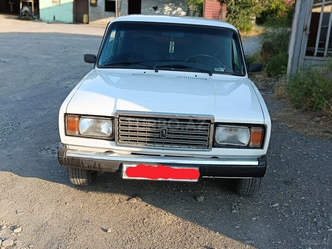LADA (VAZ) 2107-1