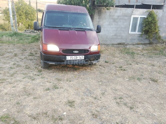 Ford Transit-1