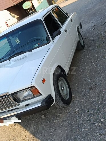 LADA (VAZ) 2107-15
