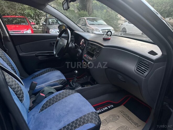 Kia Rio-10