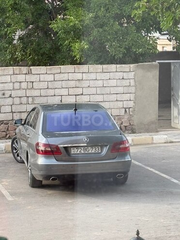 Mercedes E 220-2