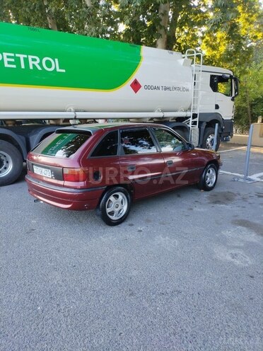 Opel Astra-2