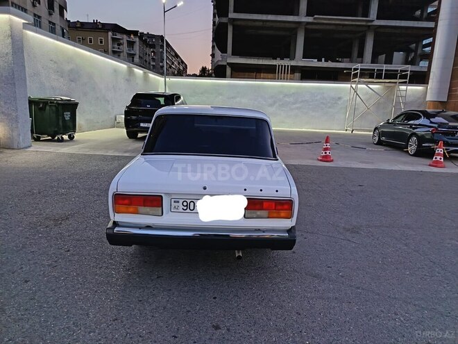LADA (VAZ) 2107-2
