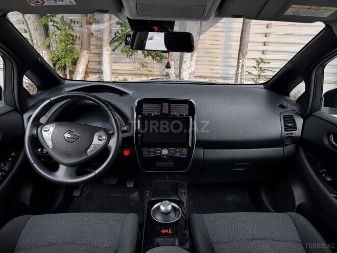 Nissan Leaf-5