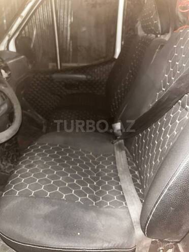 Ford Transit-9