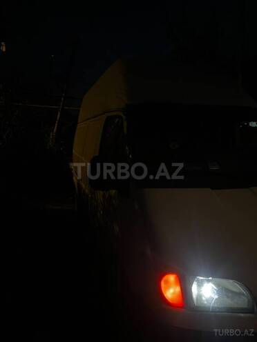 Ford Transit-8