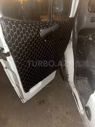 Ford Transit-11
