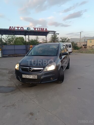Opel Zafira-2