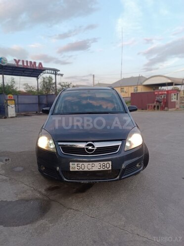 Opel Zafira-1