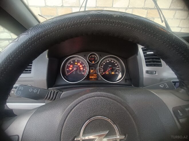 Opel Zafira-21