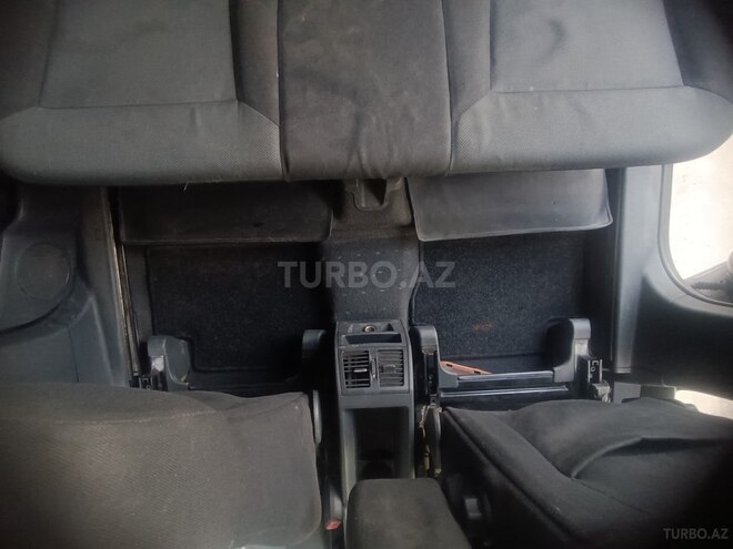 Opel Zafira-16