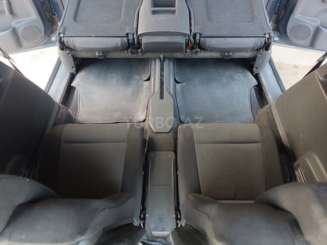 Opel Zafira-15