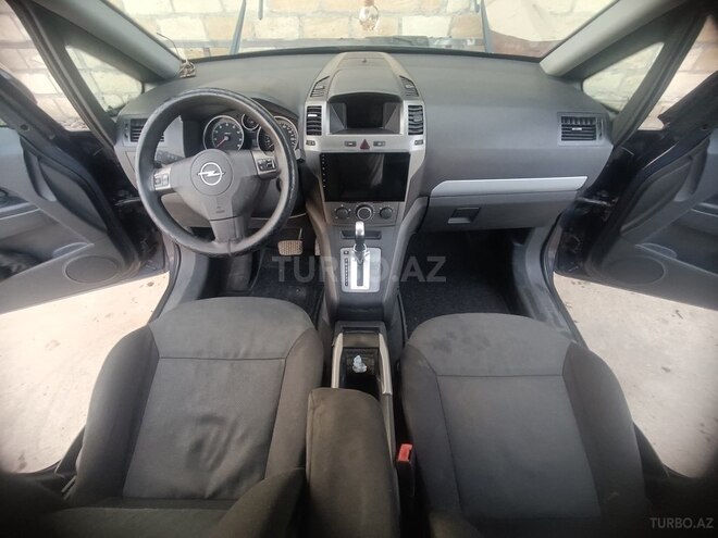 Opel Zafira-19